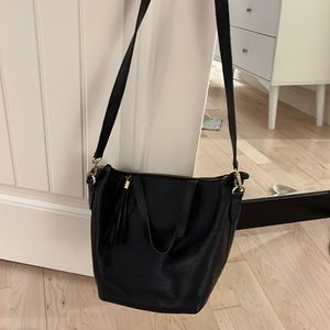 Cuyana tote zip top